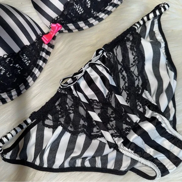 34B/S RARE Vs Victoria Secret Black & White Striped VERY SEXY multi-way push up - Picture 4 of 15